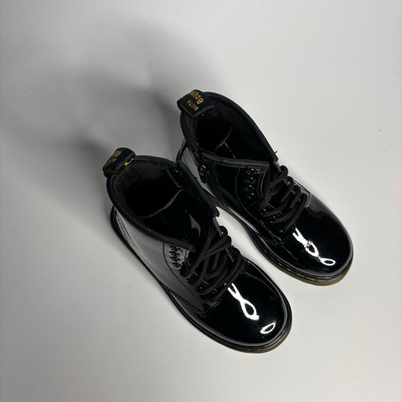 Dr. Martens Junior 1460 Patent Leather Lace Up Boots in Black - Picture 5 of 8